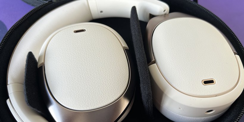 Edifier WH950NB in it's case