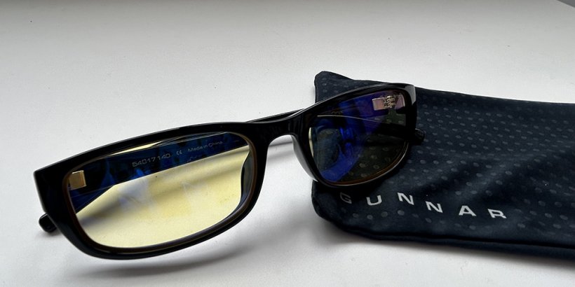 Side view of Elin gunnar glasses